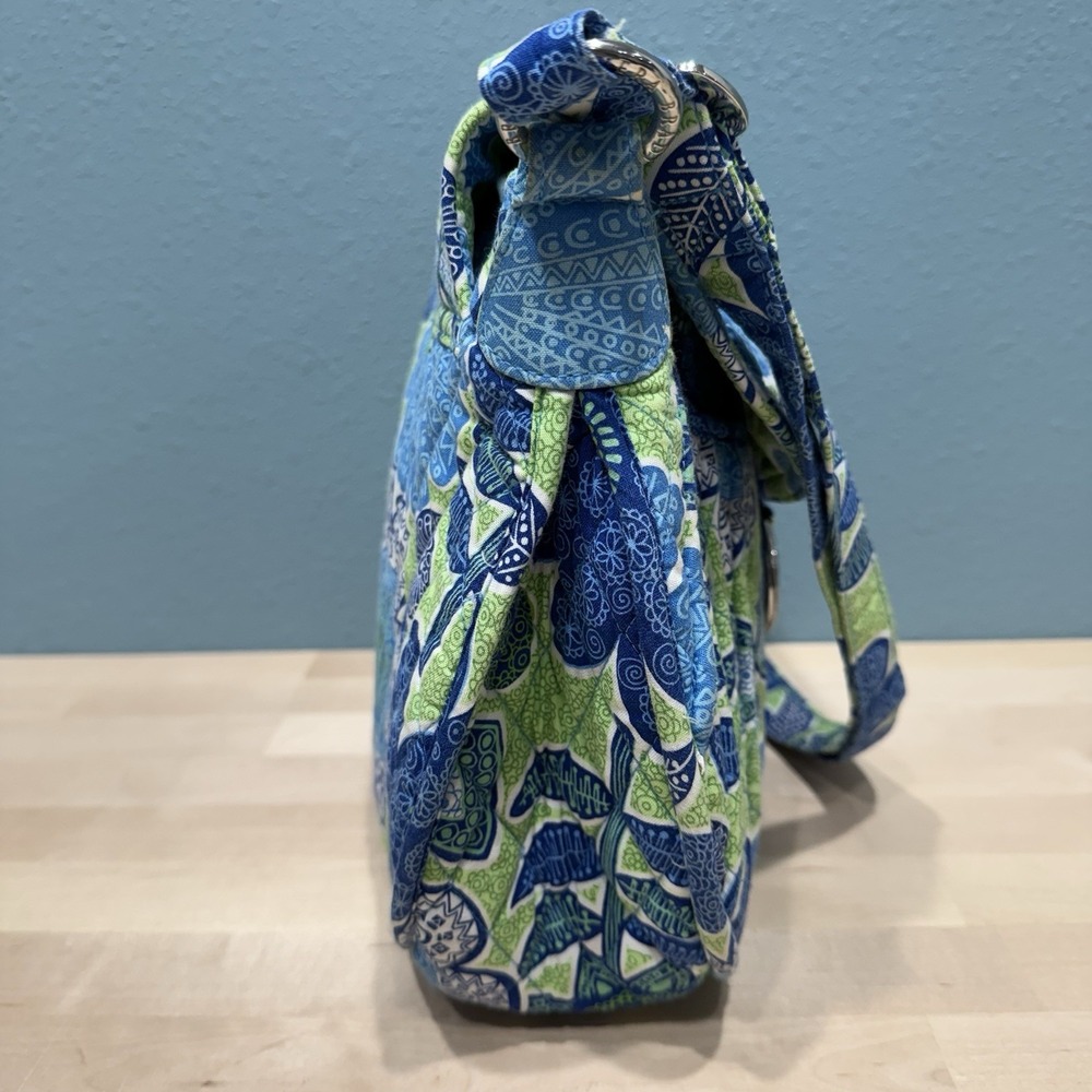Vera Bradley Rare HTF Clare Crossbody Saddle Bag in Doodle Daisy Green & Blue's - Picture 9 of 16